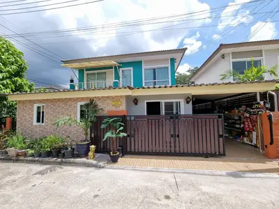 3-Bedroom Villa with Pool and Gym in Kathu