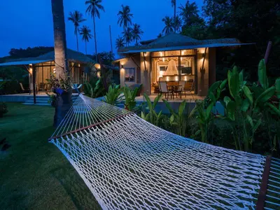 2-Bedroom Waterfront Villa with Sunset Views on Coconut Island