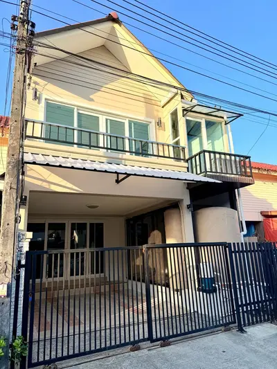 3-Bedroom Renovated Townhouse in Thalang