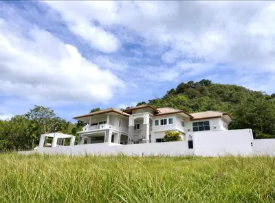 7-Bedroom Sea-View Villa with Pool in Mai Khao