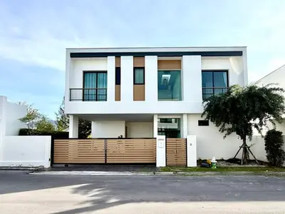 3-Bedroom Modern House with Solar Panel in Ratsada, Phuket