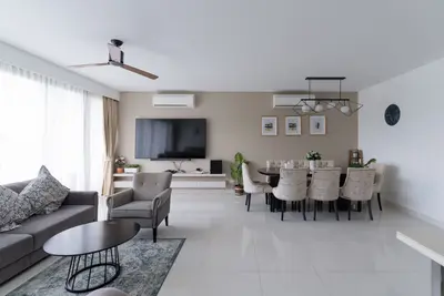 Rare freehold 3BR / 3BA — 7th floor, 128 sqm at Cassia Phuket Laguna by Banyan Group.  Bangtao