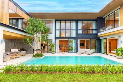5-Bedroom Villa with Pool in Chalong Bay, Phuket
