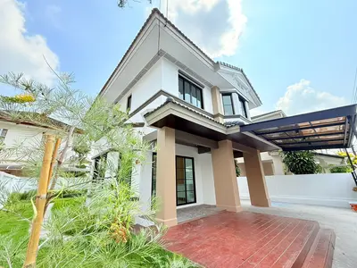 3-Bedroom Modern House with Garden in Chalong