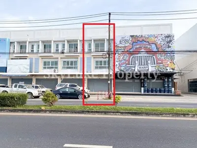 4-Bedroom Commercial Building for Sale – Main Road Frontage